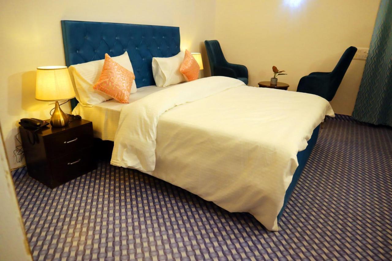 Jay Ally - Boutique New Delhi